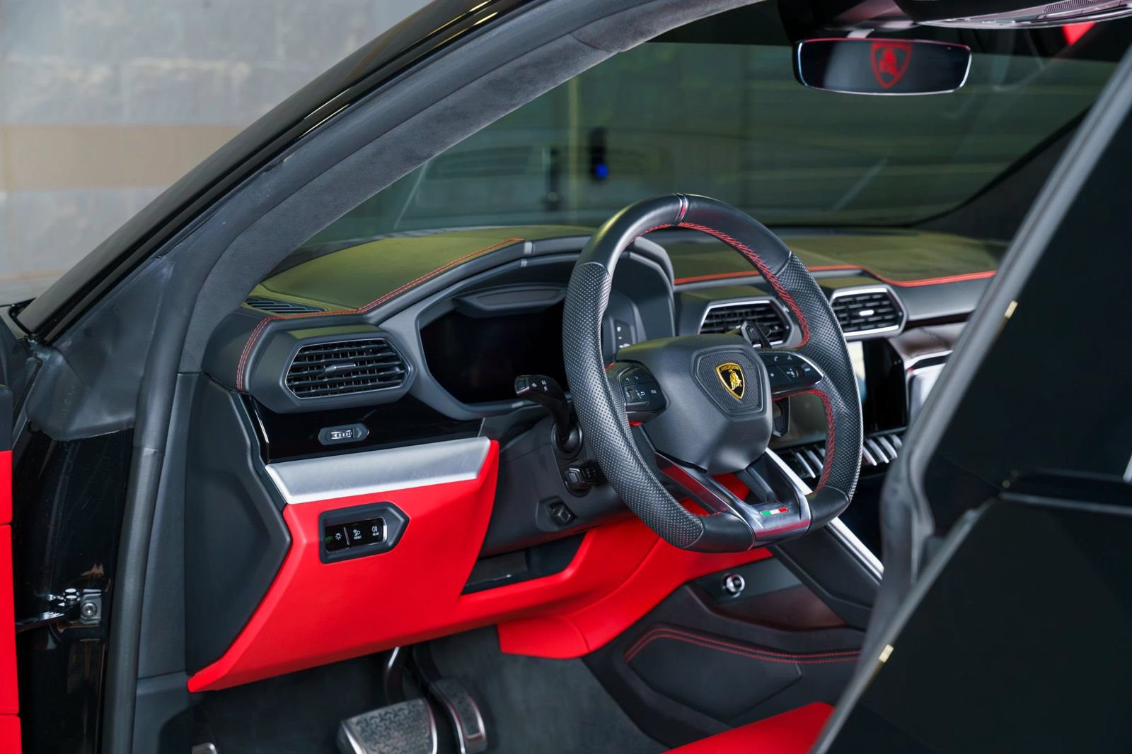 Used 2021 Lamborghini Urus AWD/4WD image 62