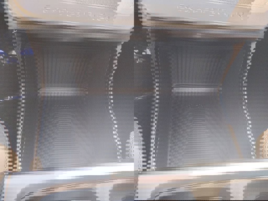 New 2025 Ford Expedition Active image 25