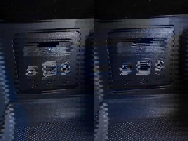 Used 2024 GMC Terrain SLT image 29