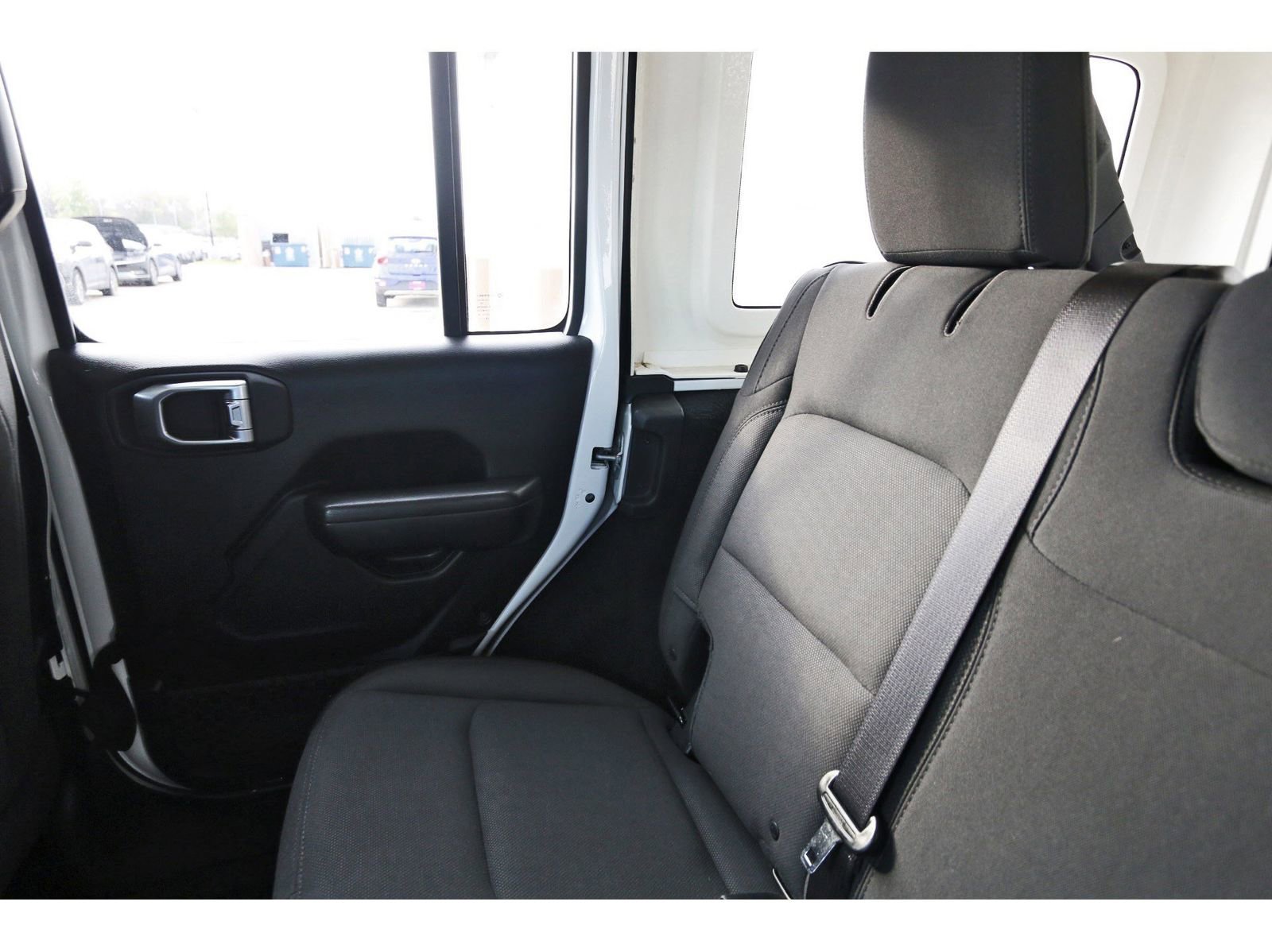 Used 2018 Jeep Wrangler Unlimited Sport S image 13