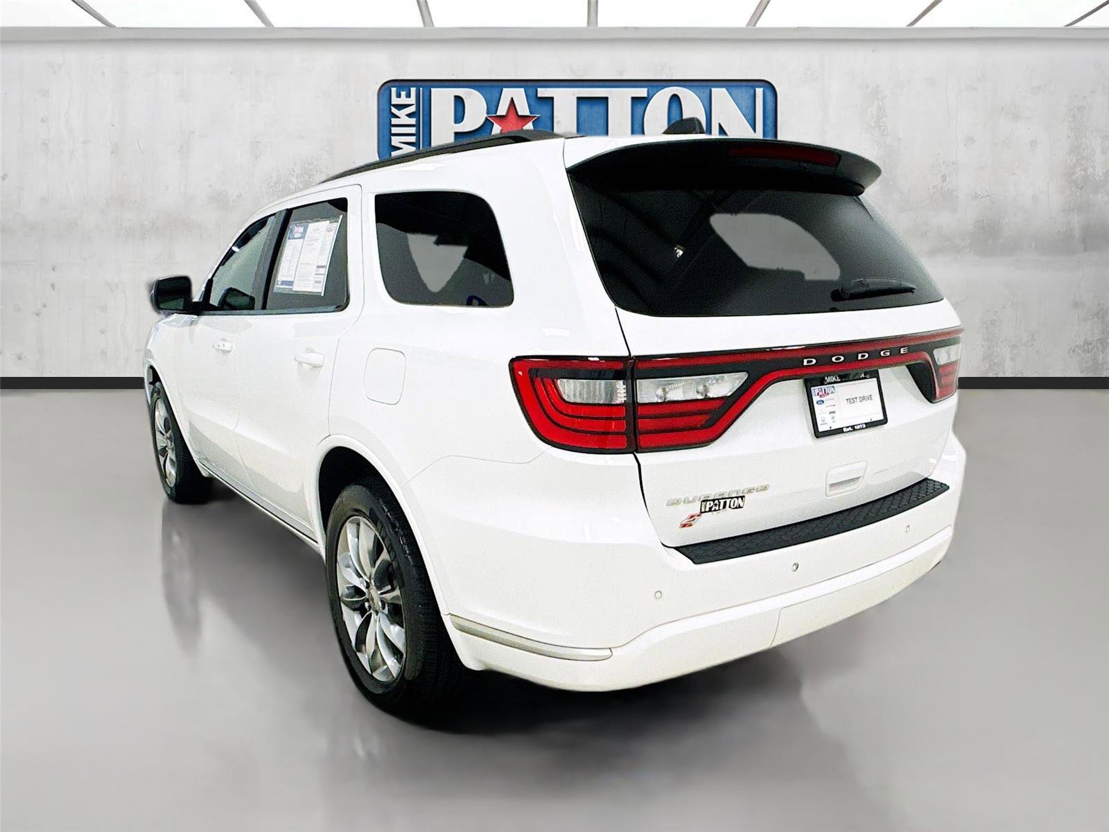 Used 2022 Dodge Durango SXT w/ Anodized Platinum Package image 5