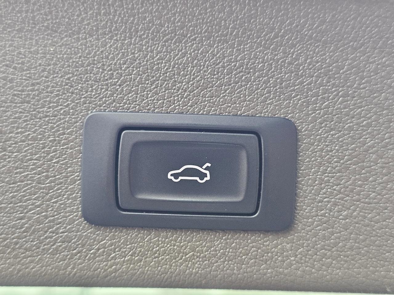 Used 2017 Audi Q5 2.0T Premium image 13