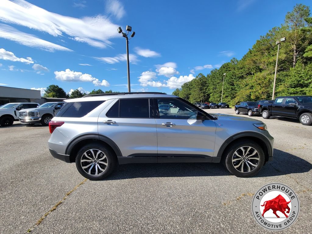 Used 2023 Ford Explorer ST-Line w/ Class IV Trailer Tow Package AWD/4WD image 6