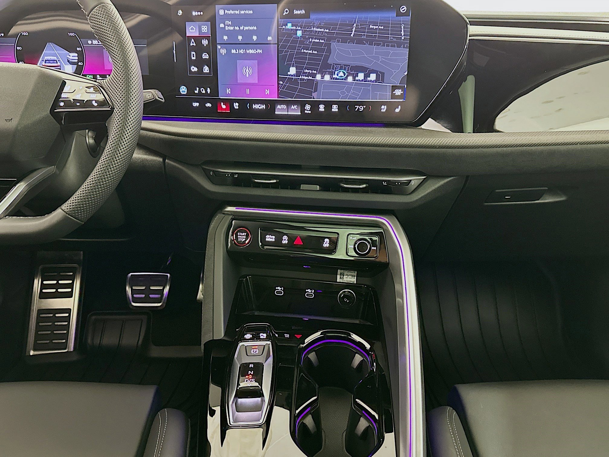 Used 2025 Audi SQ5 Premium Plus w/ Premium Plus Package image 11