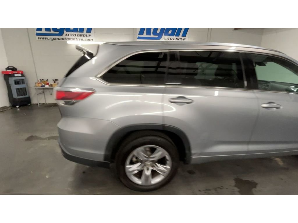 Used 2014 Toyota Highlander Limited Platinum image 9