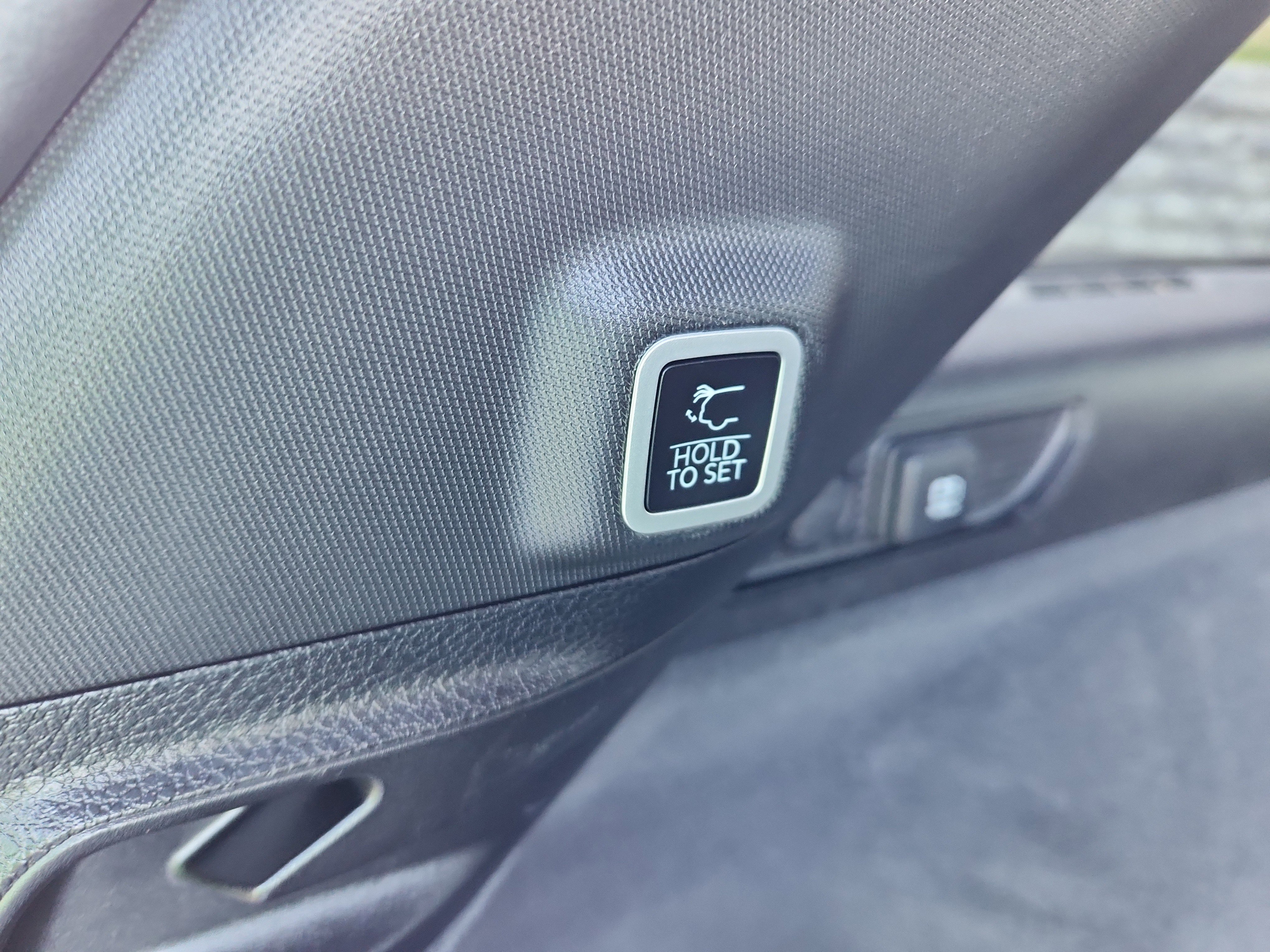 Used 2023 Jeep Grand Cherokee Overland image 14