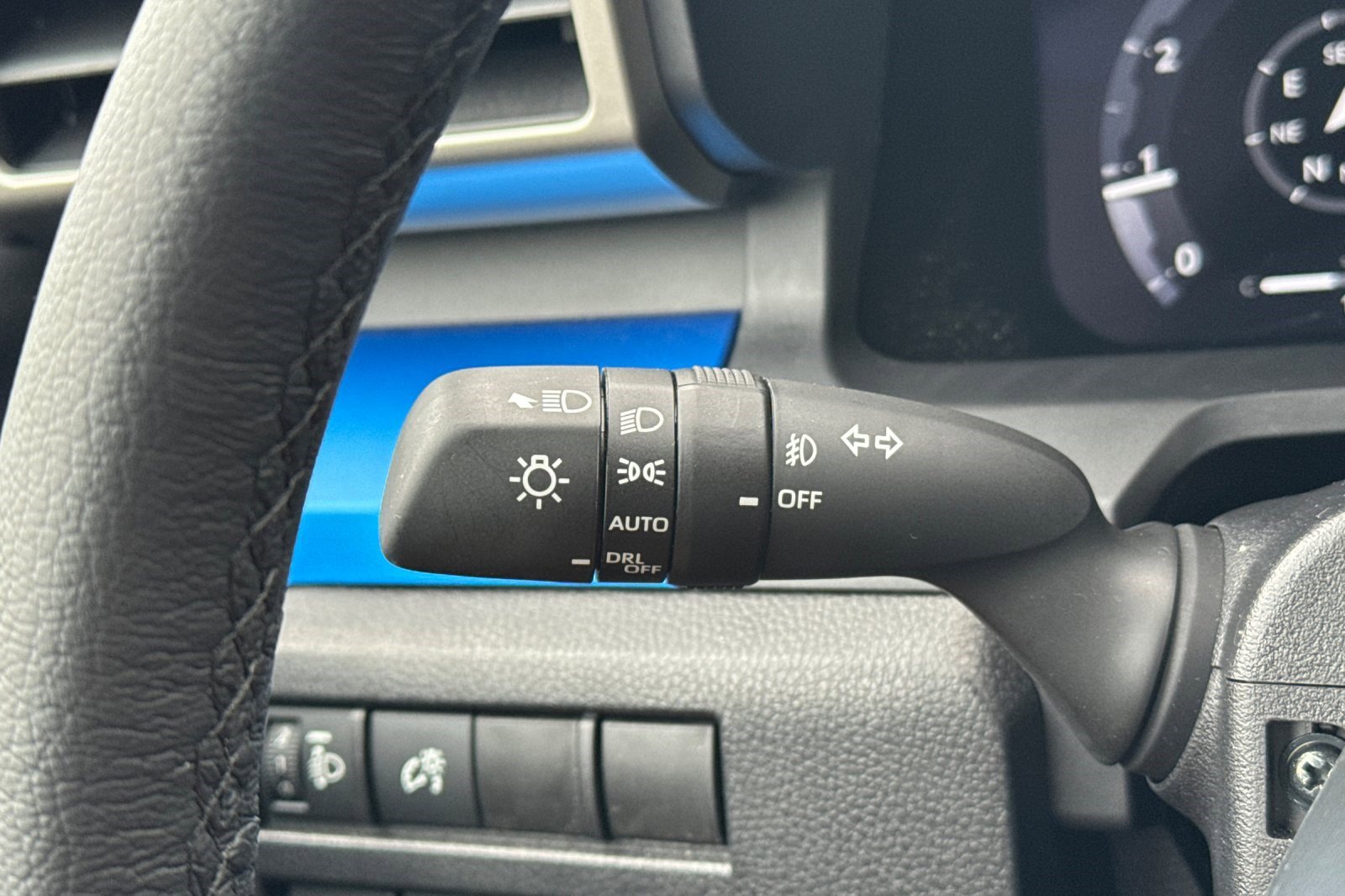 Used 2025 Toyota Tacoma TRD Off-Road image 32