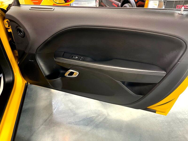 Used 2017 Dodge Challenger SRT w/ Technology Group image 41