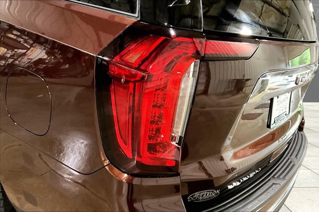 Used 2023 GMC Yukon XL SLT w/ SLT Luxury Package AWD/4WD image 8