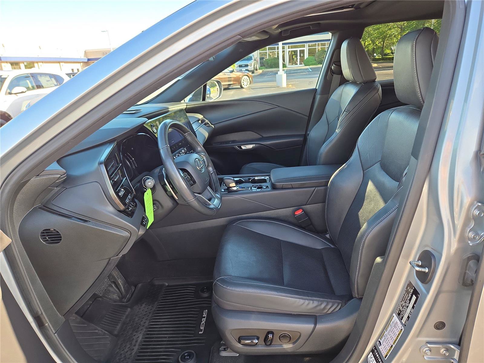 Used 2023 Lexus RX 350 Premium Plus w/ Cold Area Package AWD/4WD image 18