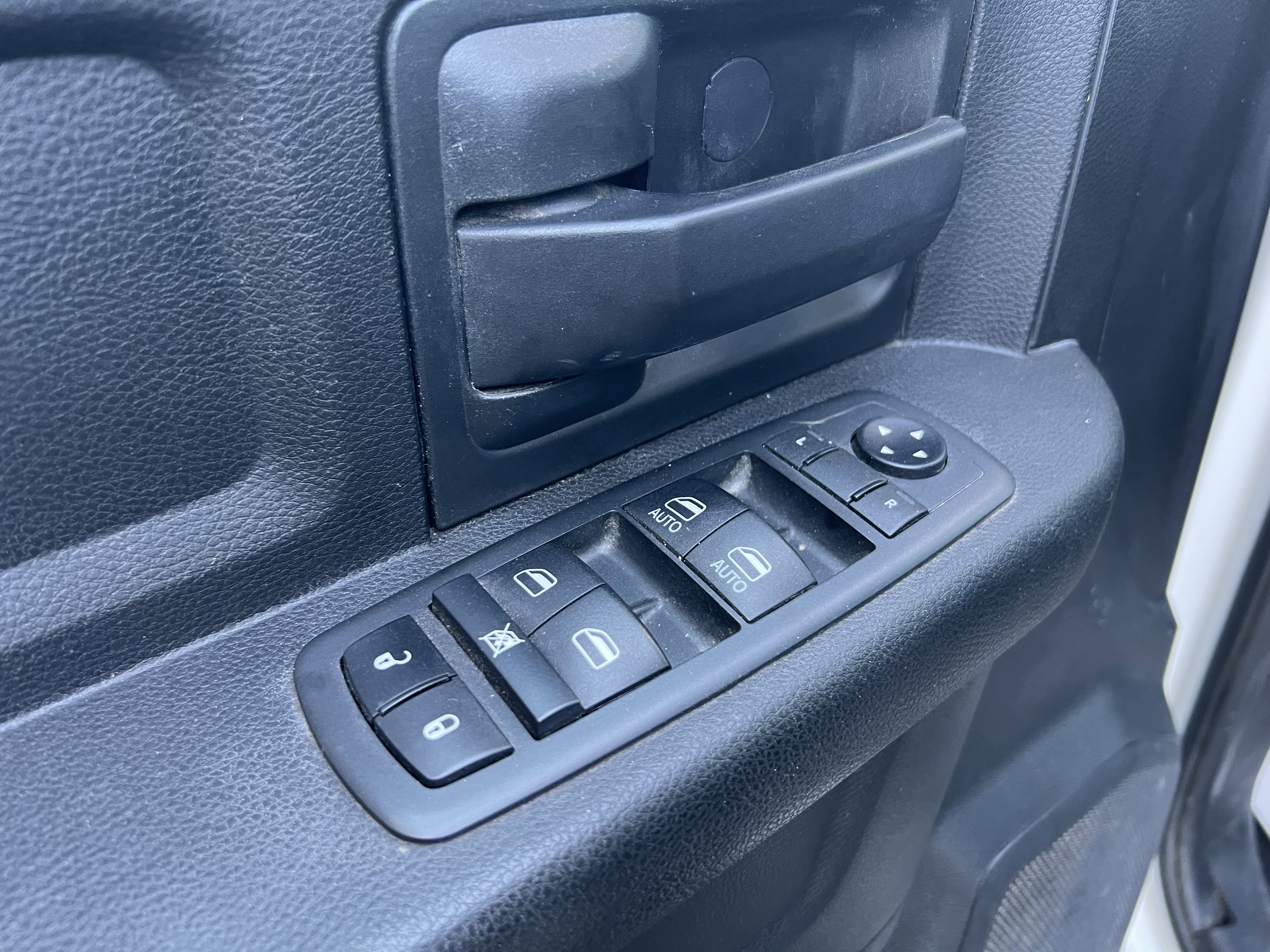 Used 2019 RAM 5500 Tradesman w/ Chrome Appearance Group image 18