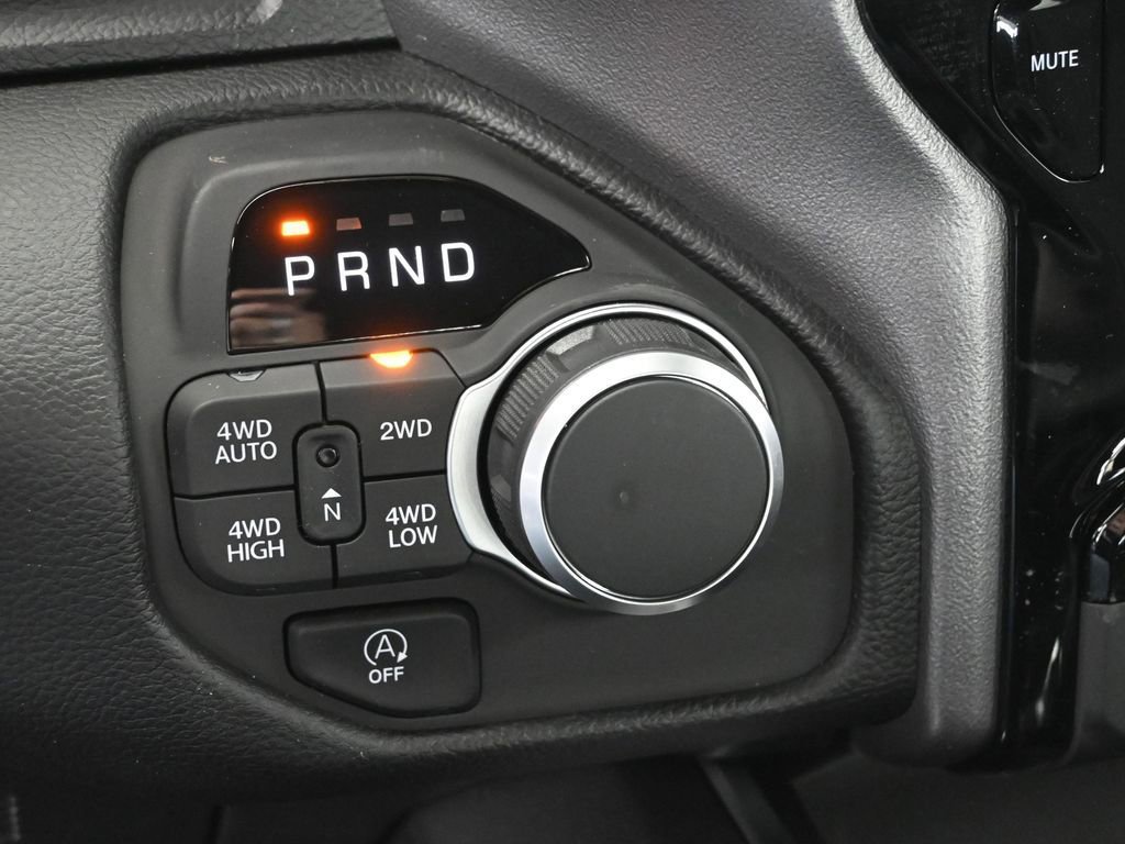 Used 2025 RAM 1500 Big Horn image 25