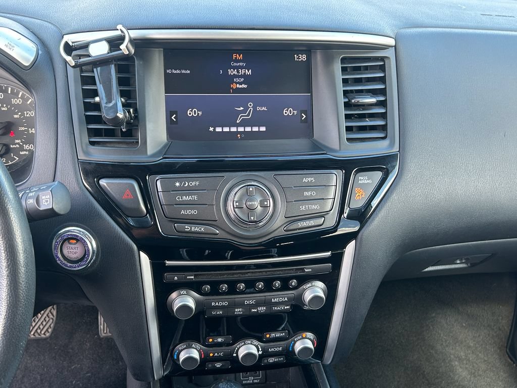 Used 2018 Nissan Pathfinder SV FWD image 14