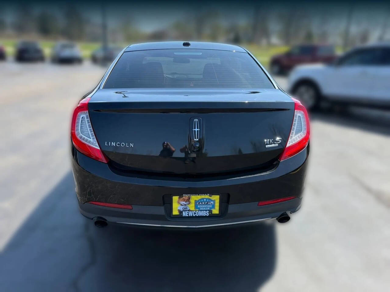 Used 2013 Lincoln MKS AWD image 6