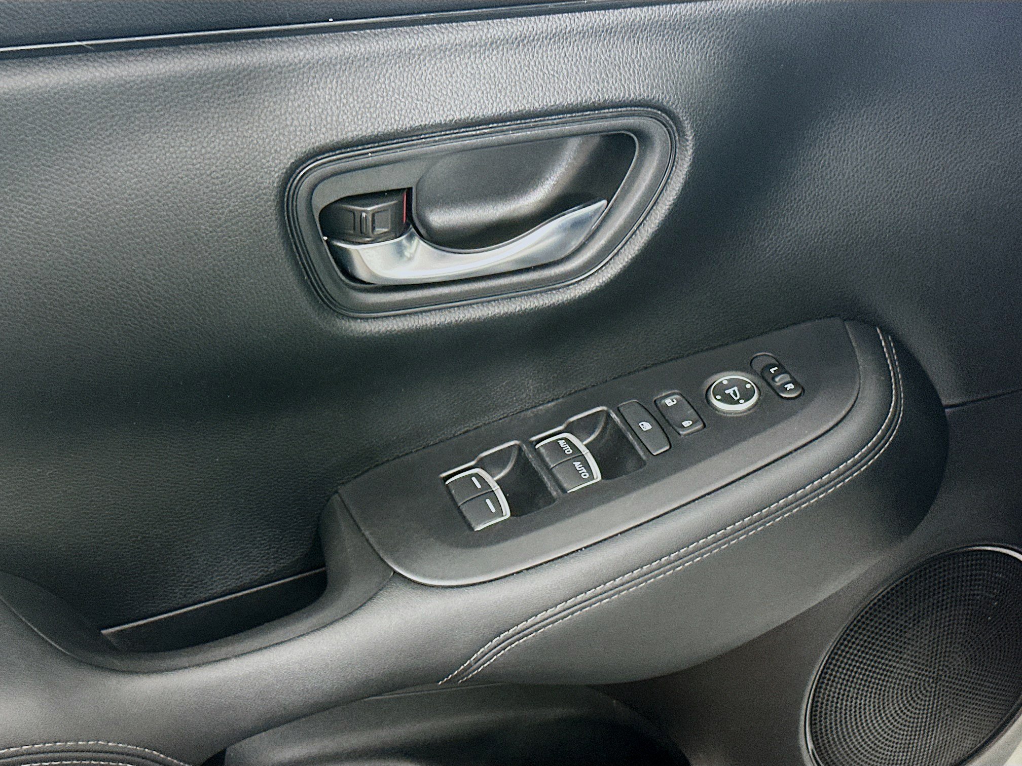 Used 2024 Honda HR-V EX-L image 15