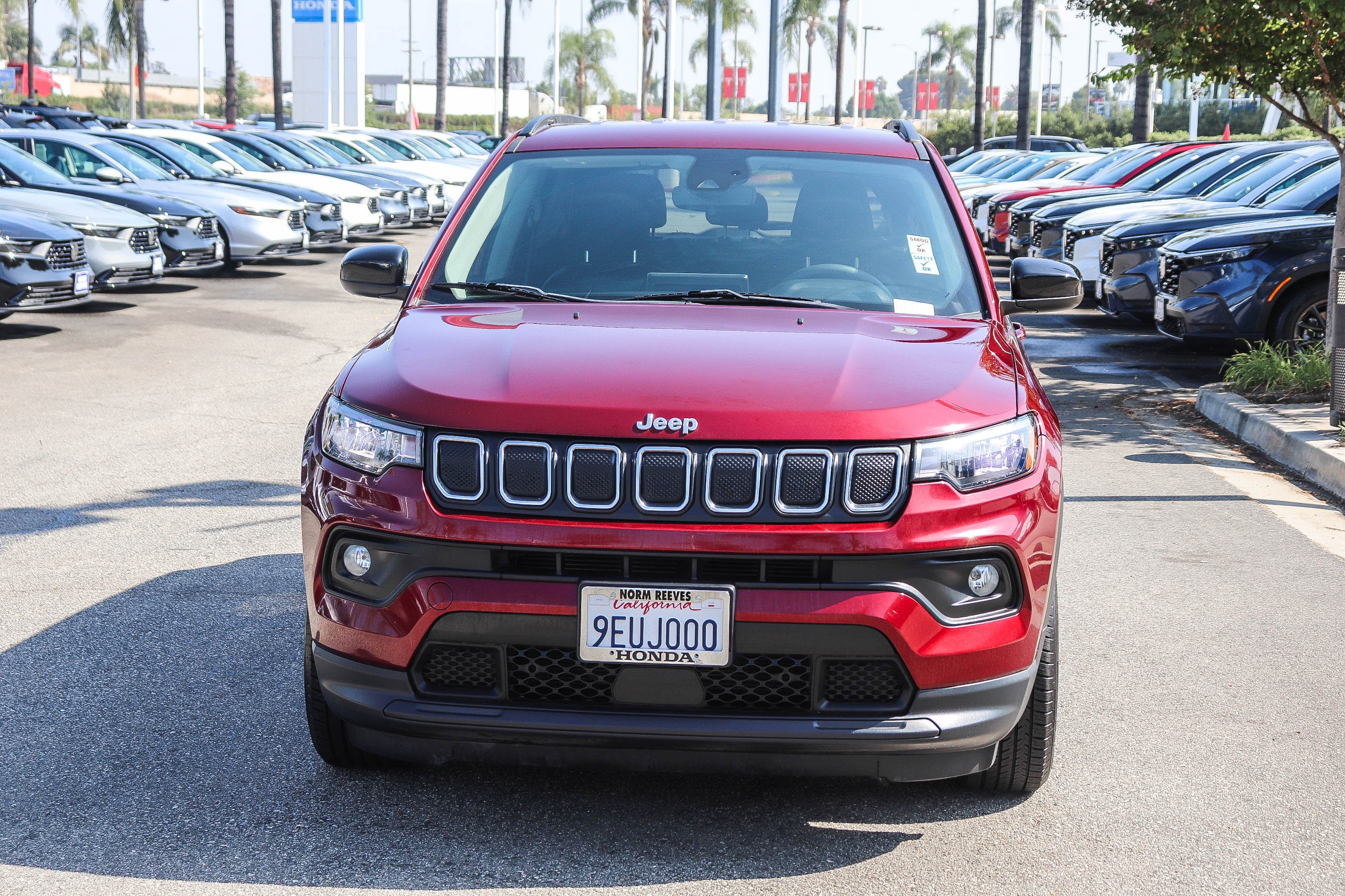 Used 2022 Jeep Compass Latitude FWD image 2