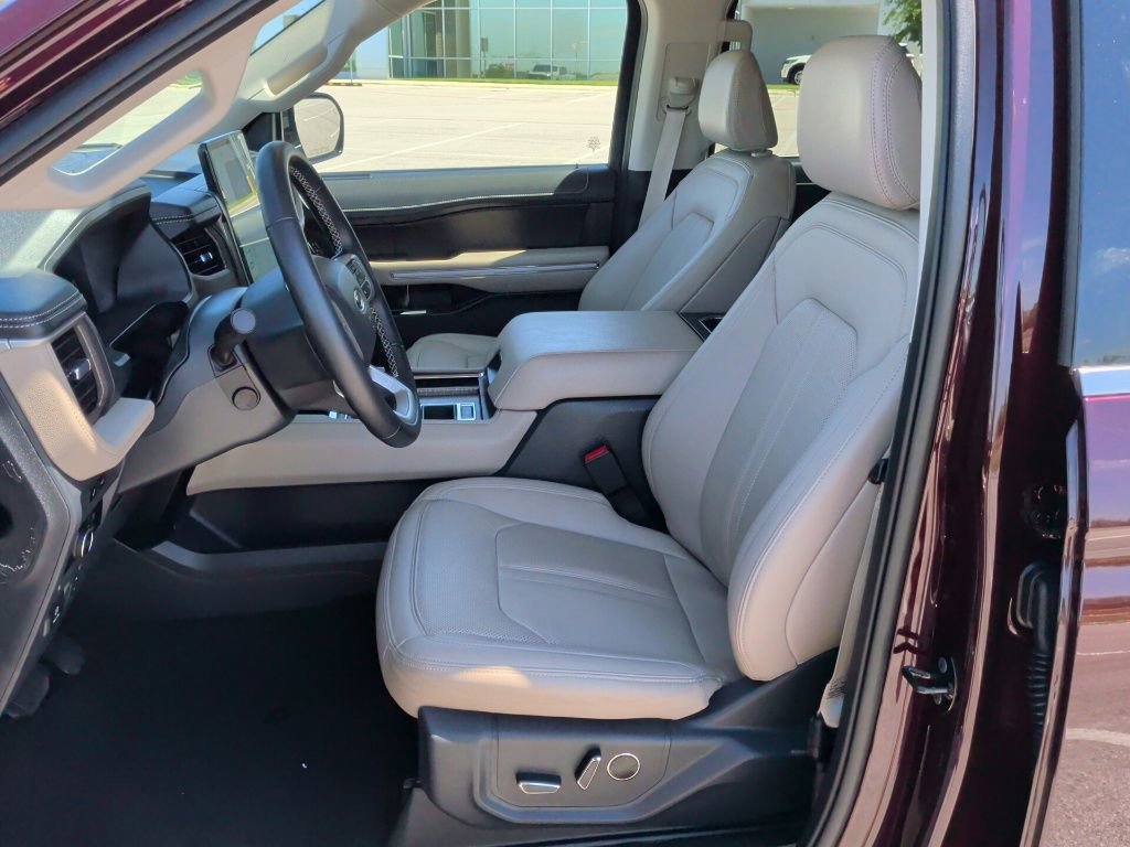 Used 2024 Ford Expedition Max Limited image 12