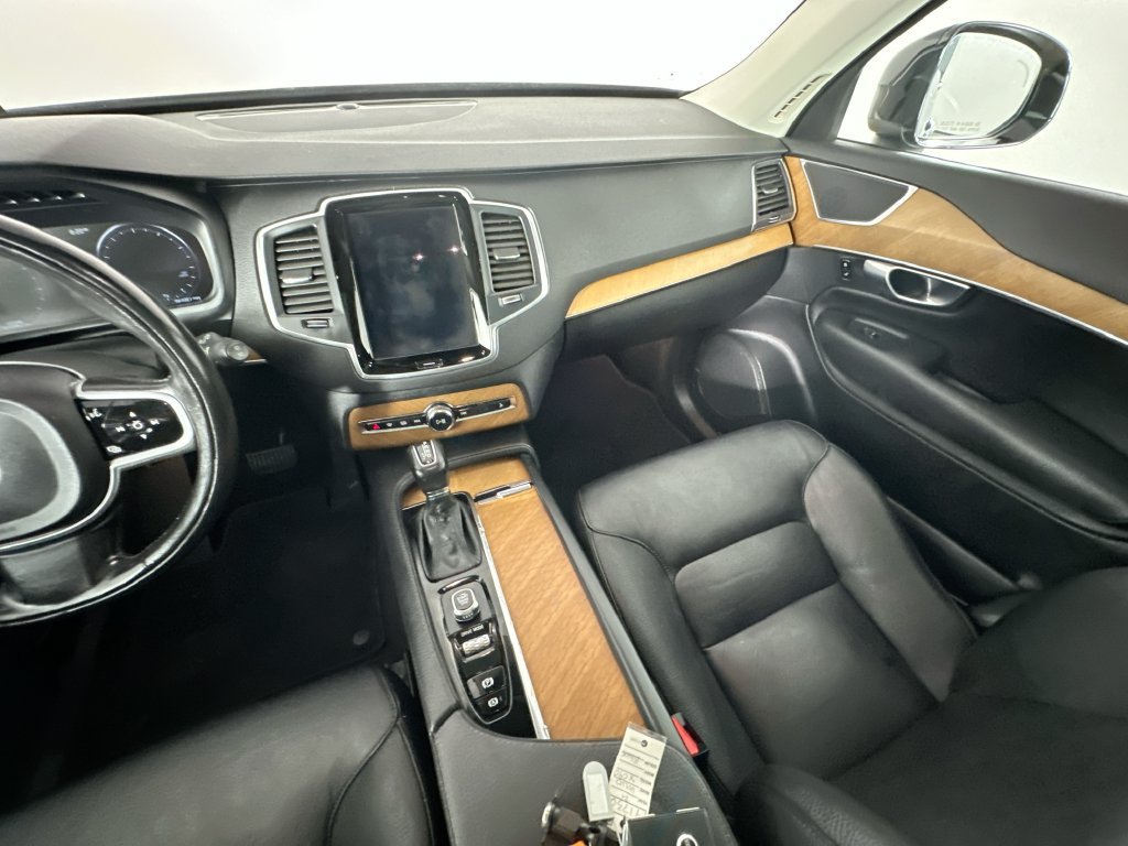 Used 2021 Volvo XC90 T6 Momentum w/ Climate Package AWD/4WD image 11