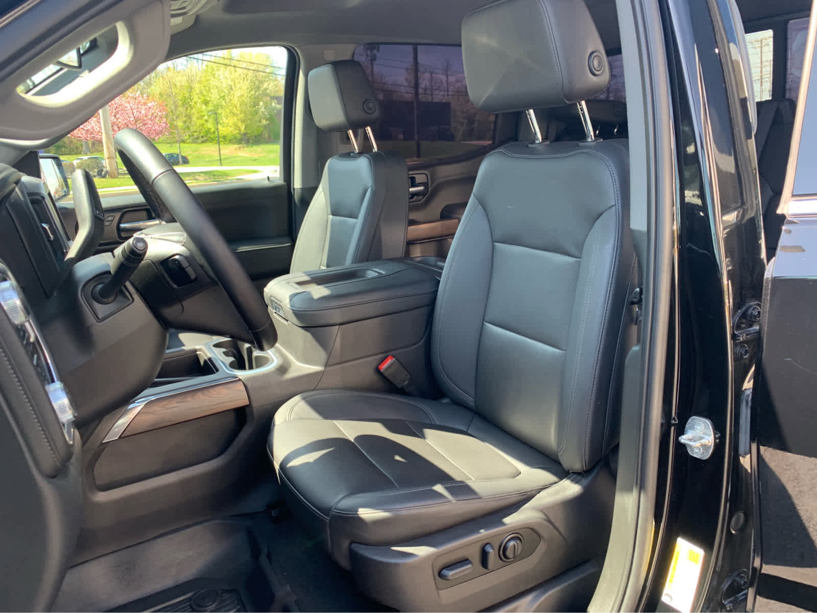 Used 2022 GMC Sierra 1500 SLT w/ SLT Premium Plus Package image 11