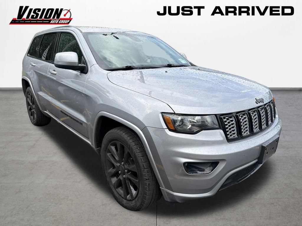 Used 2018 Jeep Grand Cherokee Altitude AWD/4WD image 3
