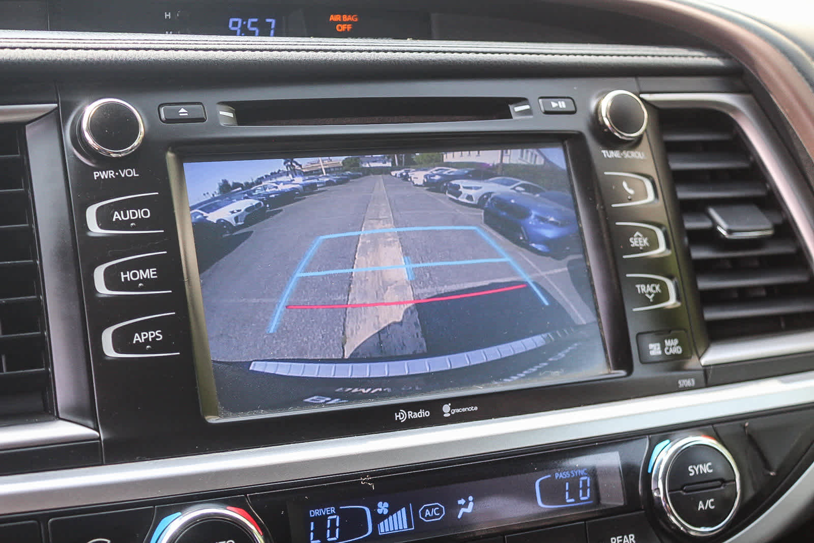 Used 2015 Toyota Highlander XLE AWD/4WD image 31