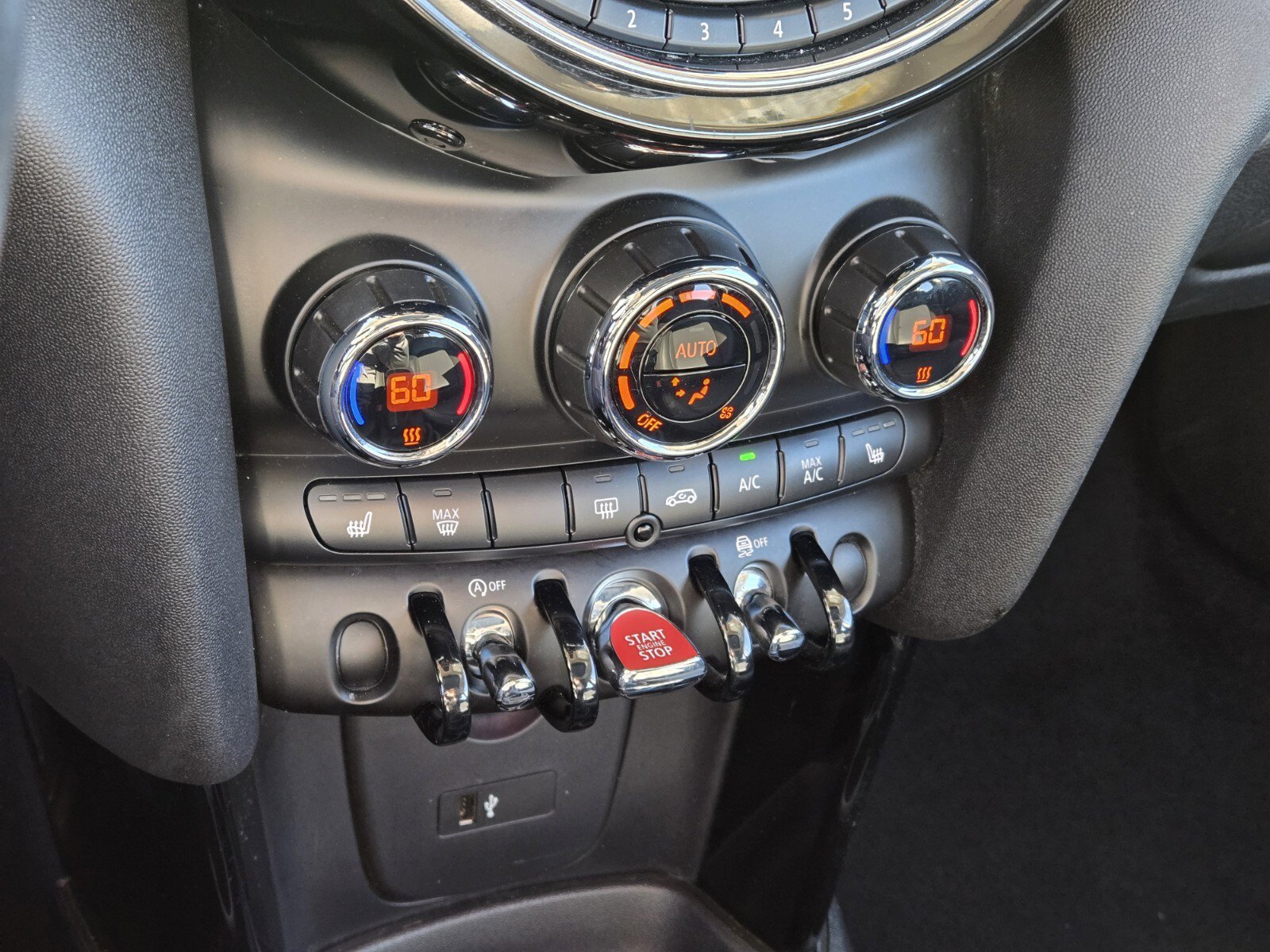 Used 2019 MINI Cooper 2-Door Hardtop image 23