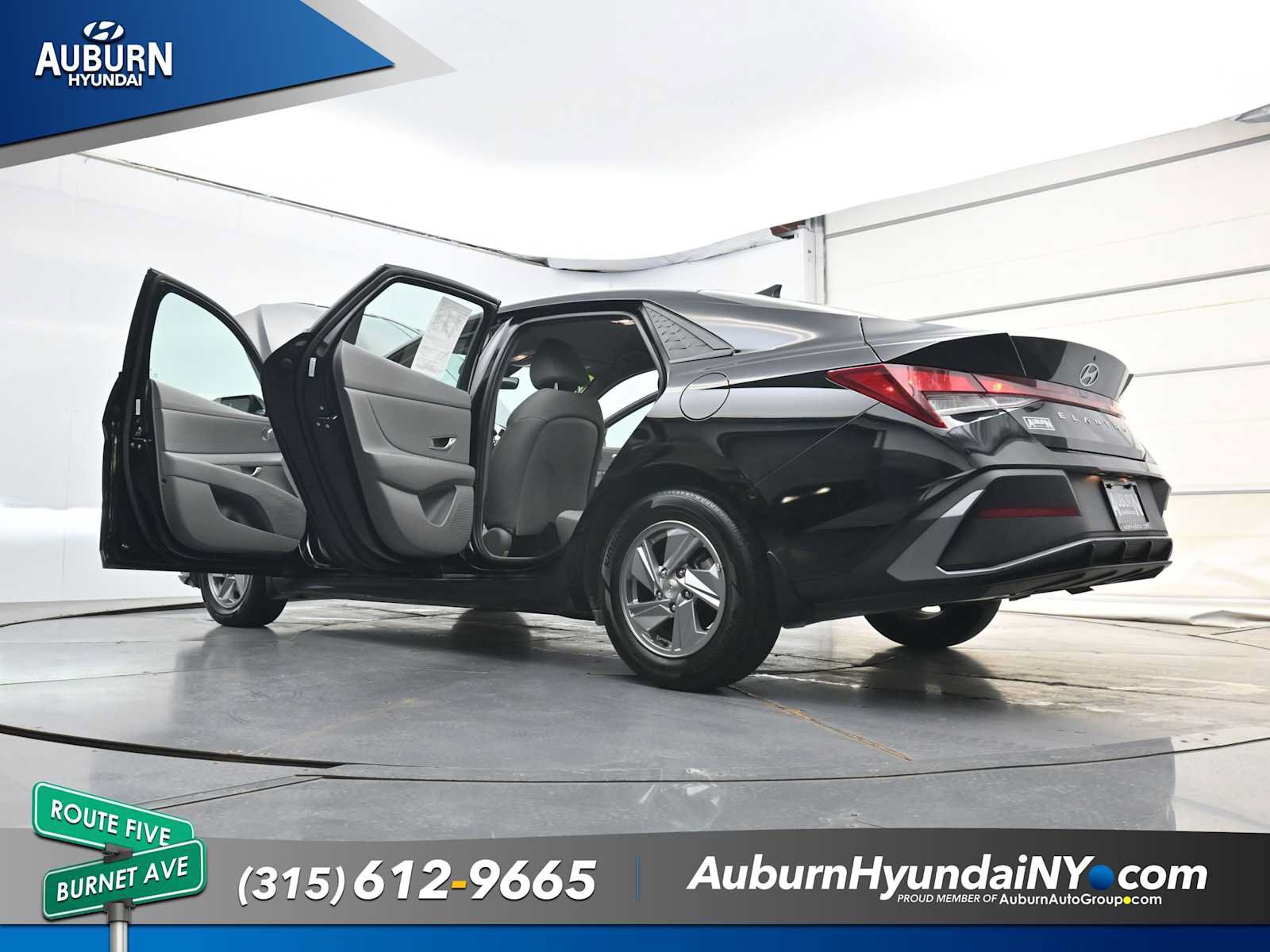 Used 2024 Hyundai Elantra SE FWD image 35