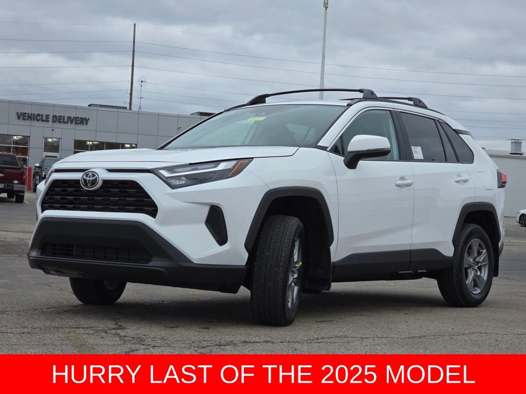New 2025 Toyota RAV4 XLE image 15