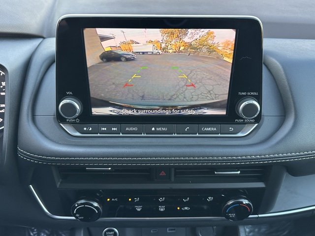 Used 2023 Nissan Rogue S image 34