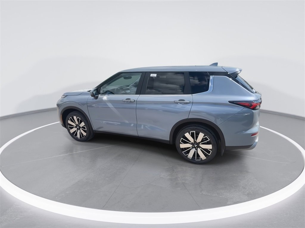 New 2025 Mitsubishi Outlander SE image 6