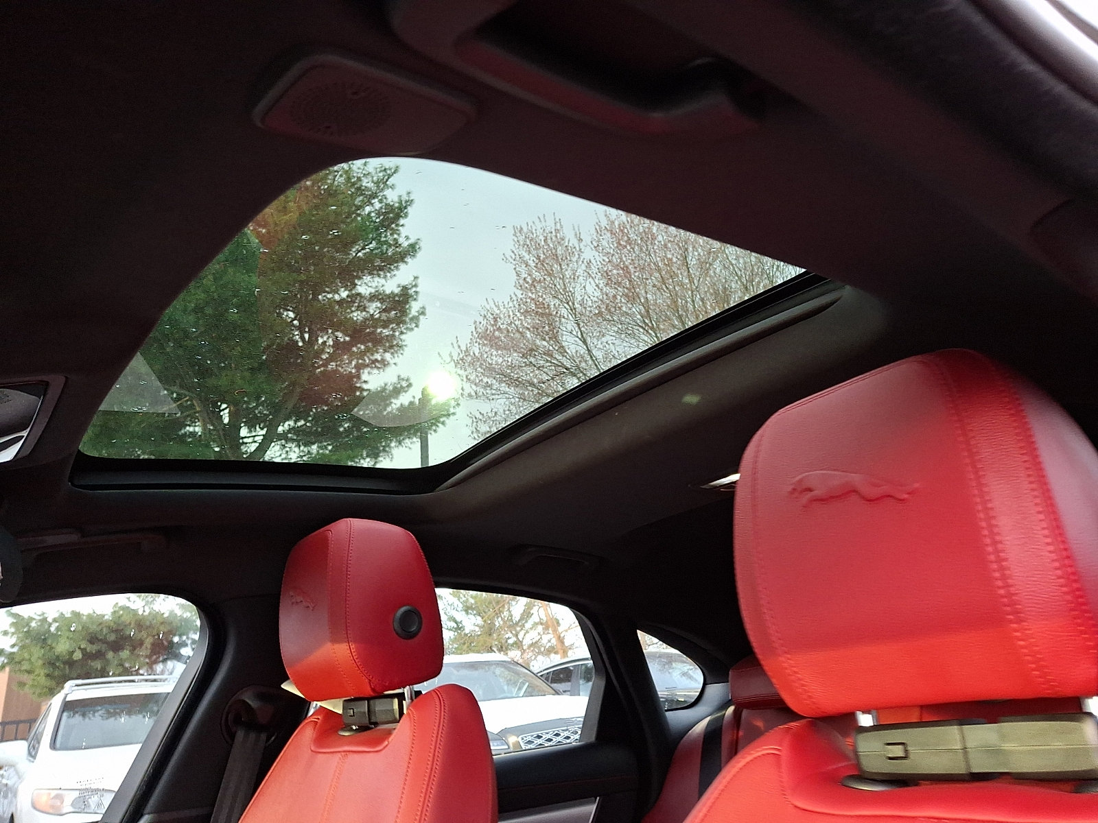 Used 2022 Jaguar XF R-Dynamic SE image 16