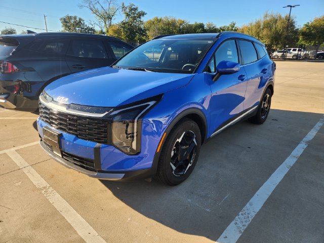 Certified 2026 Kia Sportage EX w/ EX Panorama Roof Package FWD image 2