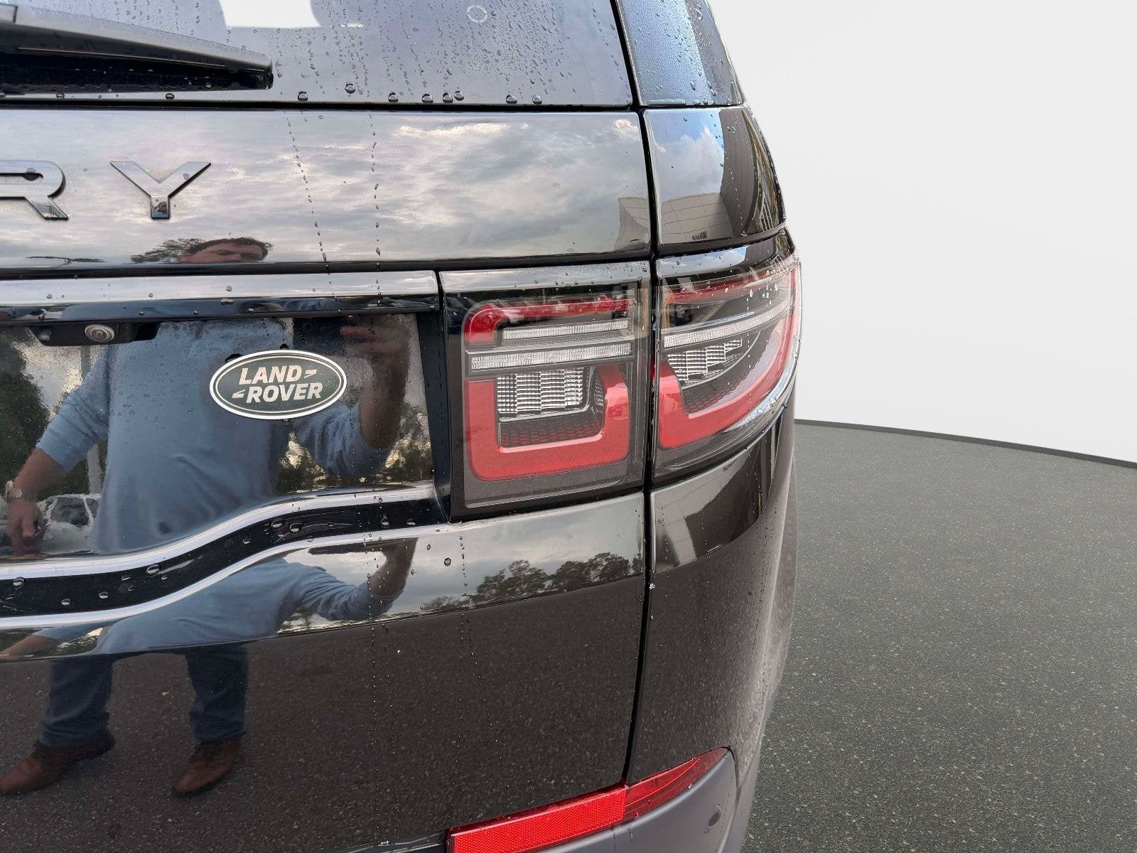 Used 2022 Land Rover Discovery Sport SE AWD/4WD image 23