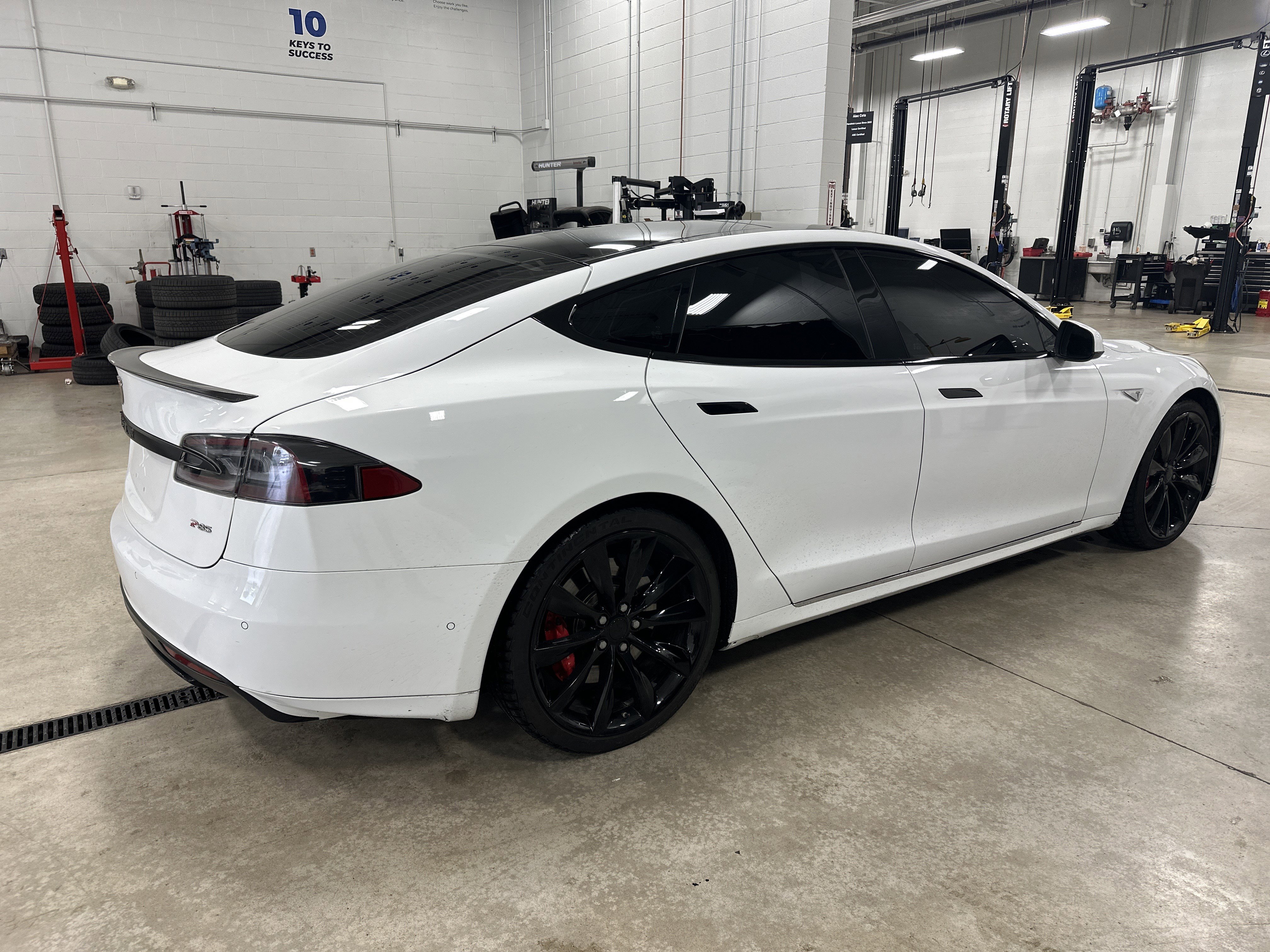 Used 2014 Tesla Model S 85 RWD image 10