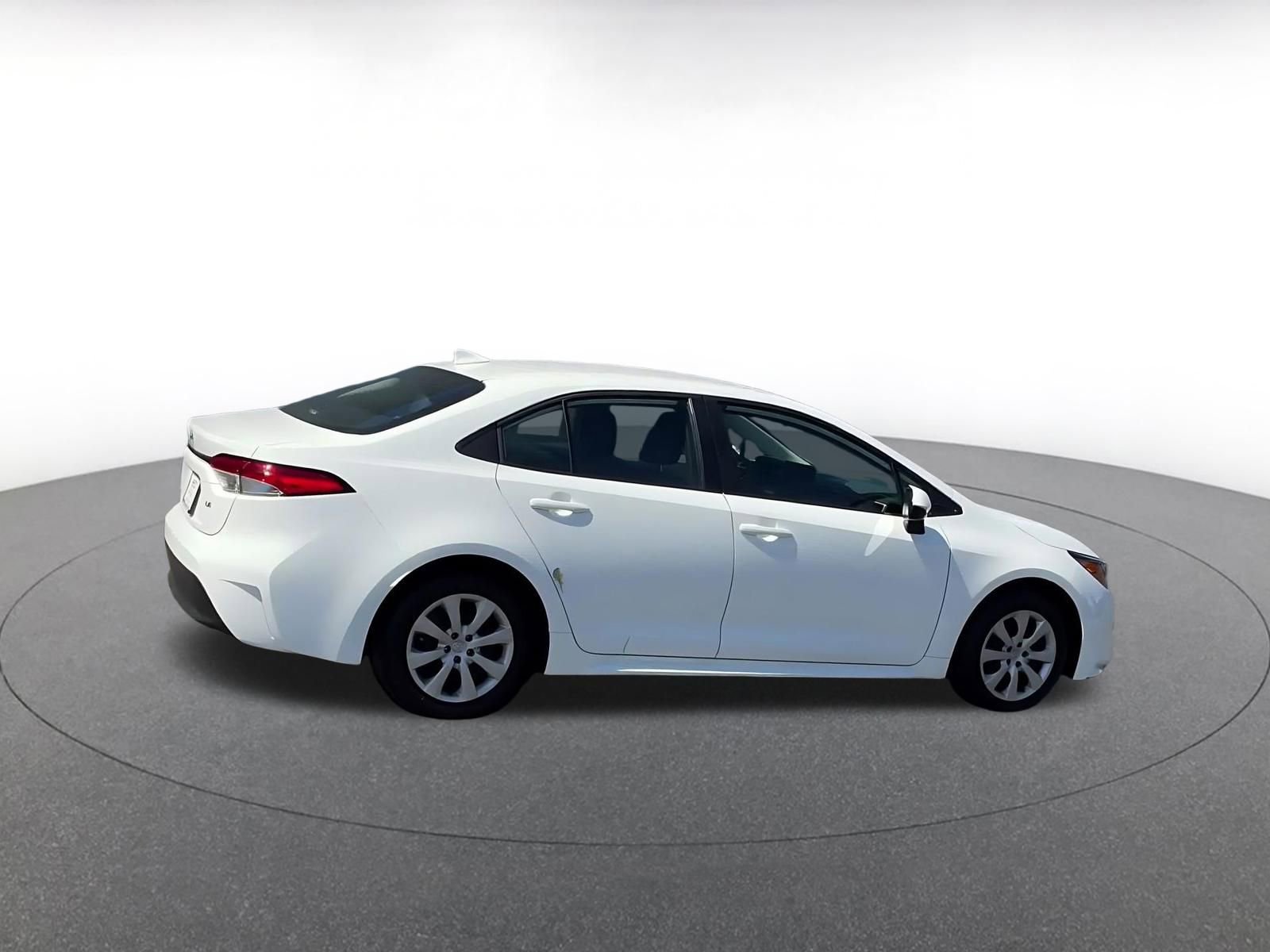 Used 2025 Toyota Corolla LE image 15