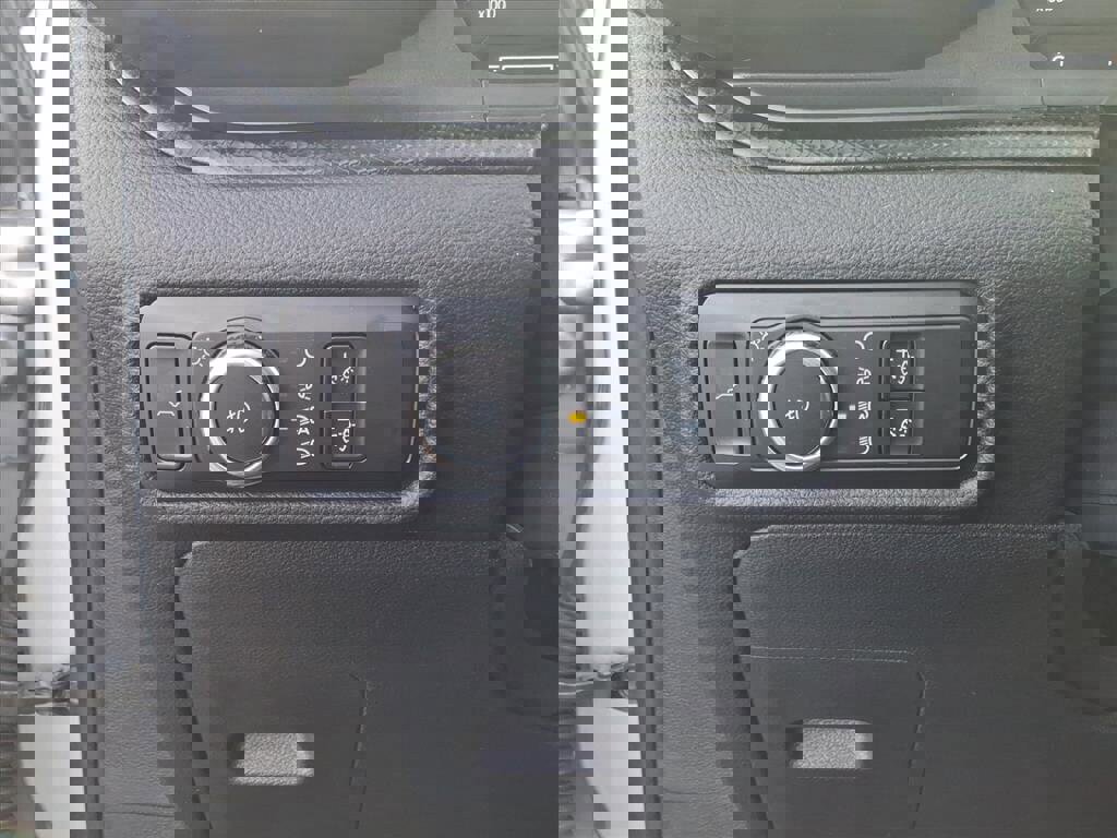 Used 2024 Ford Explorer ST-Line w/ Class IV Trailer Tow Package image 16