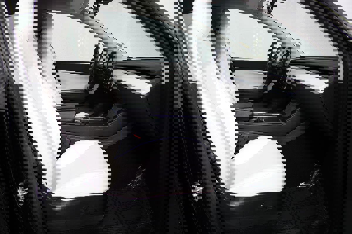 Used 2022 Tesla Model Y Performance image 11