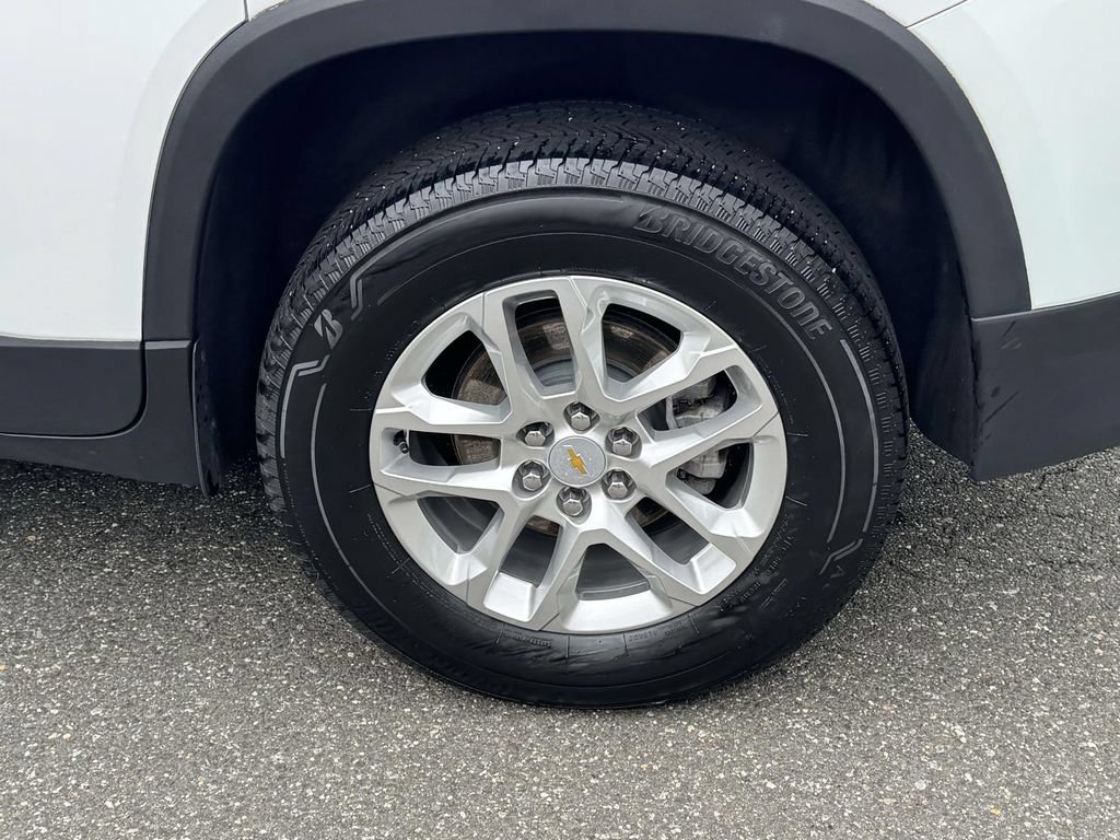 Used 2023 Chevrolet Traverse LS w/ Safety Package AWD/4WD image 10