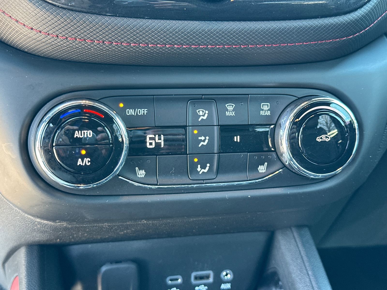 Used 2023 Chevrolet TrailBlazer RS w/ Convenience Package image 28