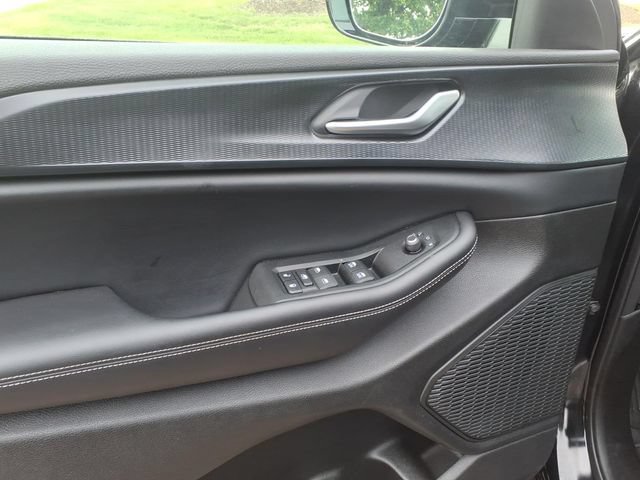 Certified 2024 Jeep Grand Cherokee Altitude AWD/4WD image 9