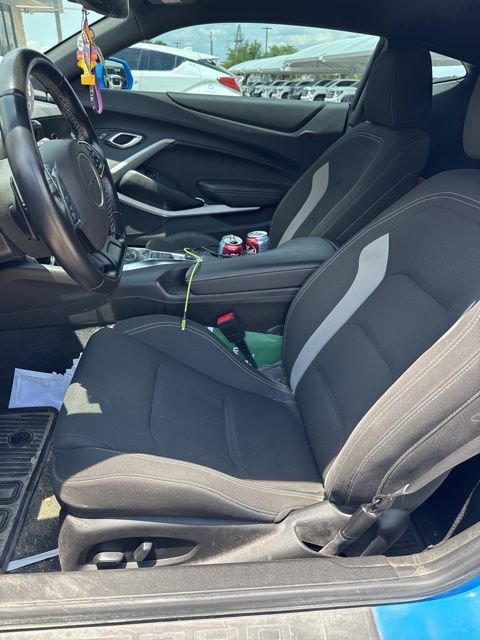 Used 2023 Chevrolet Camaro LT RWD image 7