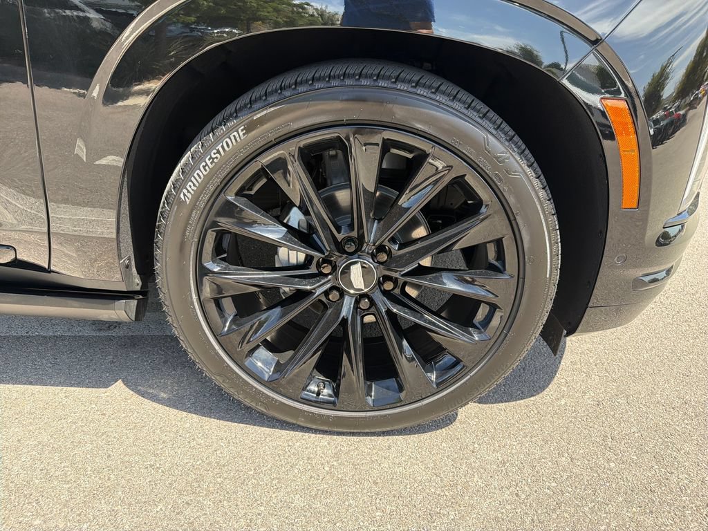 Used 2026 Cadillac Escalade Platinum Sport w/ LPO, ONYX Package AWD/4WD image 18