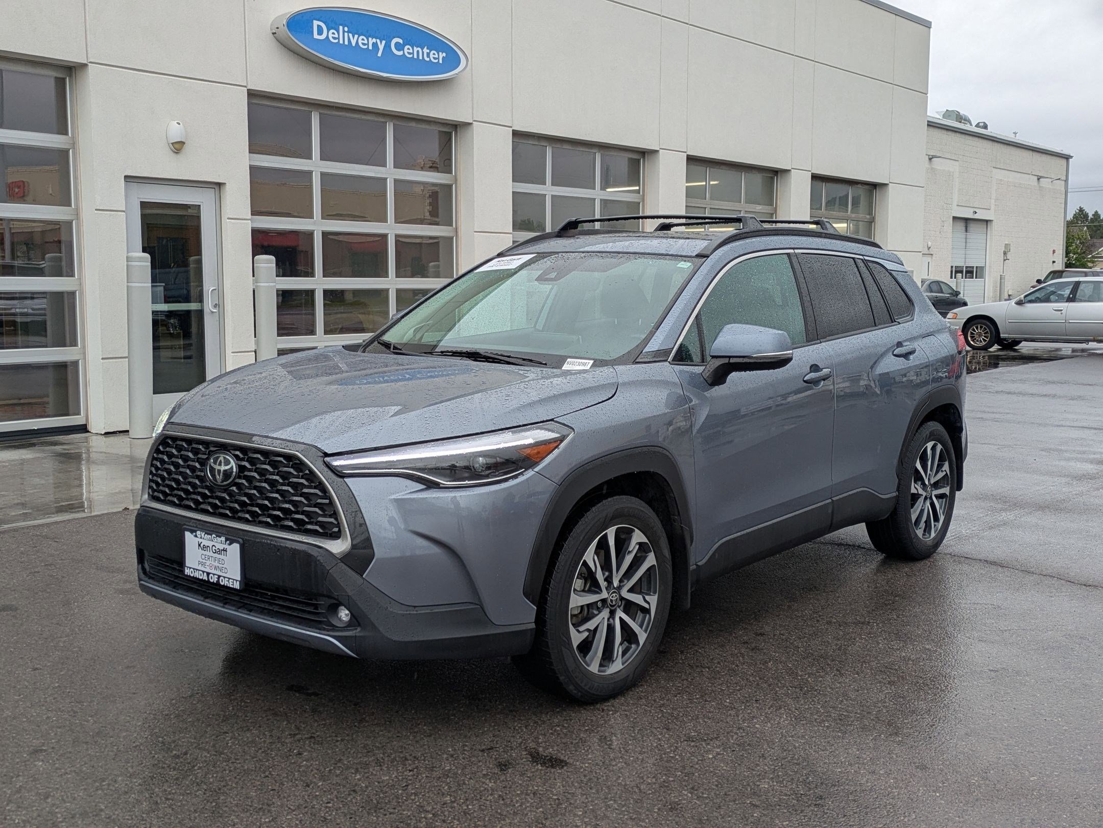 Used 2022 Toyota Corolla Cross XLE w/ Convenience Package AWD/4WD image 11