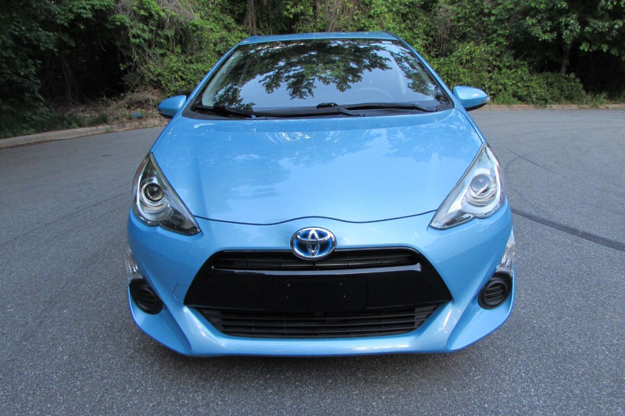 Used 2015 Toyota Prius C Two image 9