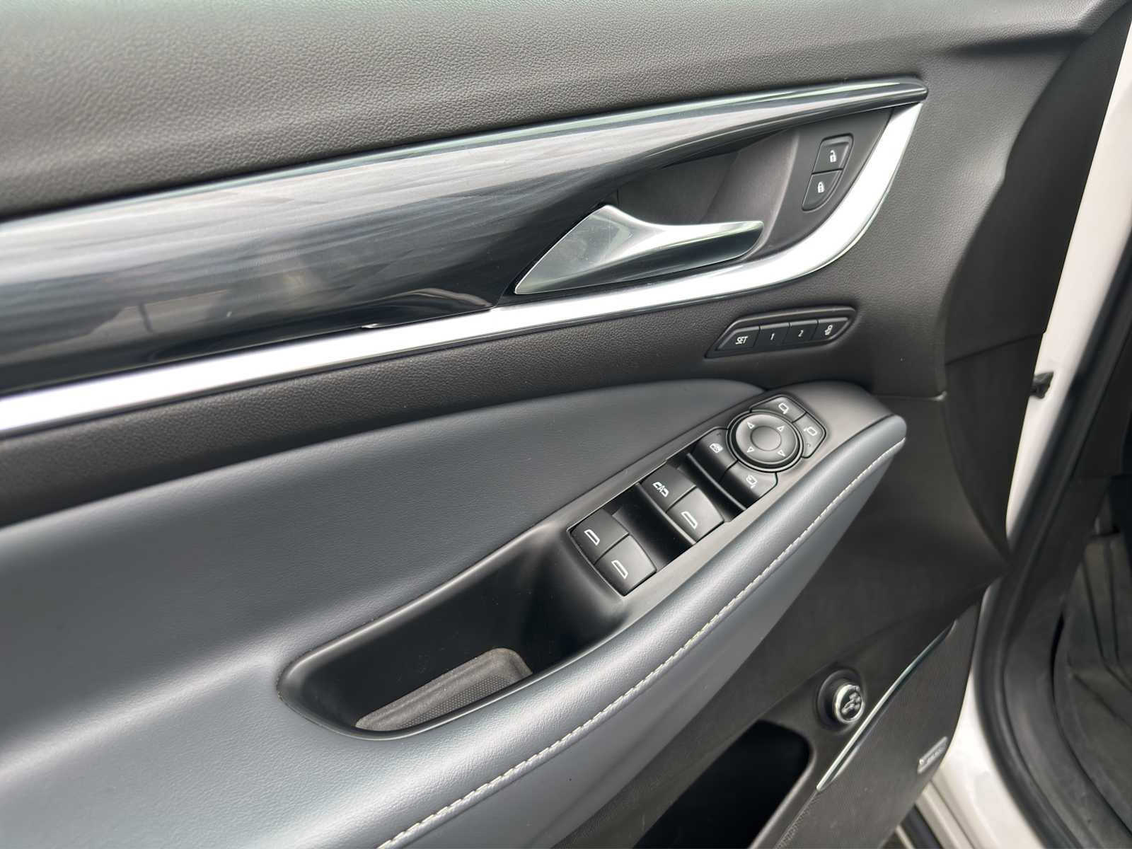 Used 2021 Buick Enclave Premium w/ Sun and Sites Package image 9