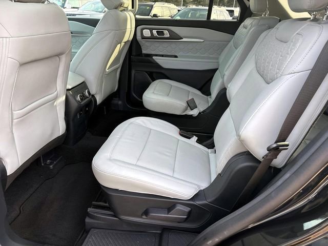 Used 2025 Ford Explorer Platinum w/ Ultimate Package image 11