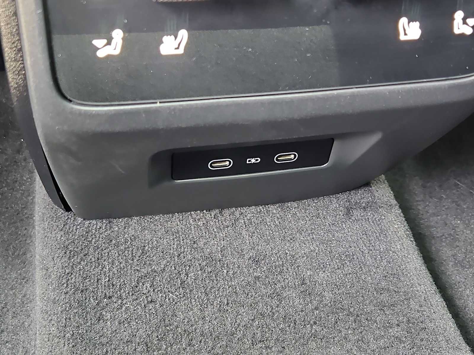Certified 2025 Porsche Macan 4S Electric AWD/4WD image 46