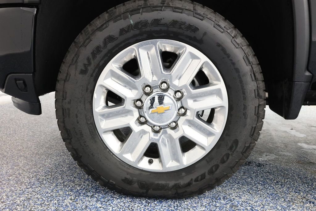 Used 2024 Chevrolet Silverado 2500 High Country w/ High Country Premium Package image 6