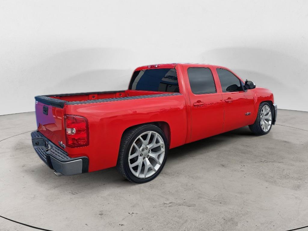 Used 2011 Chevrolet Silverado 1500 LT w/ Texas Edition RWD image 3