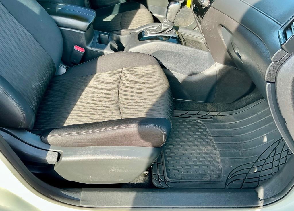 Used 2017 Nissan Rogue S image 23